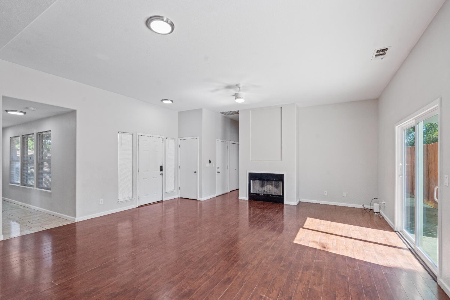 Detail Gallery Image 11 of 42 For 1319 Ronald Ave, Modesto,  CA 95350 - 3 Beds | 2 Baths