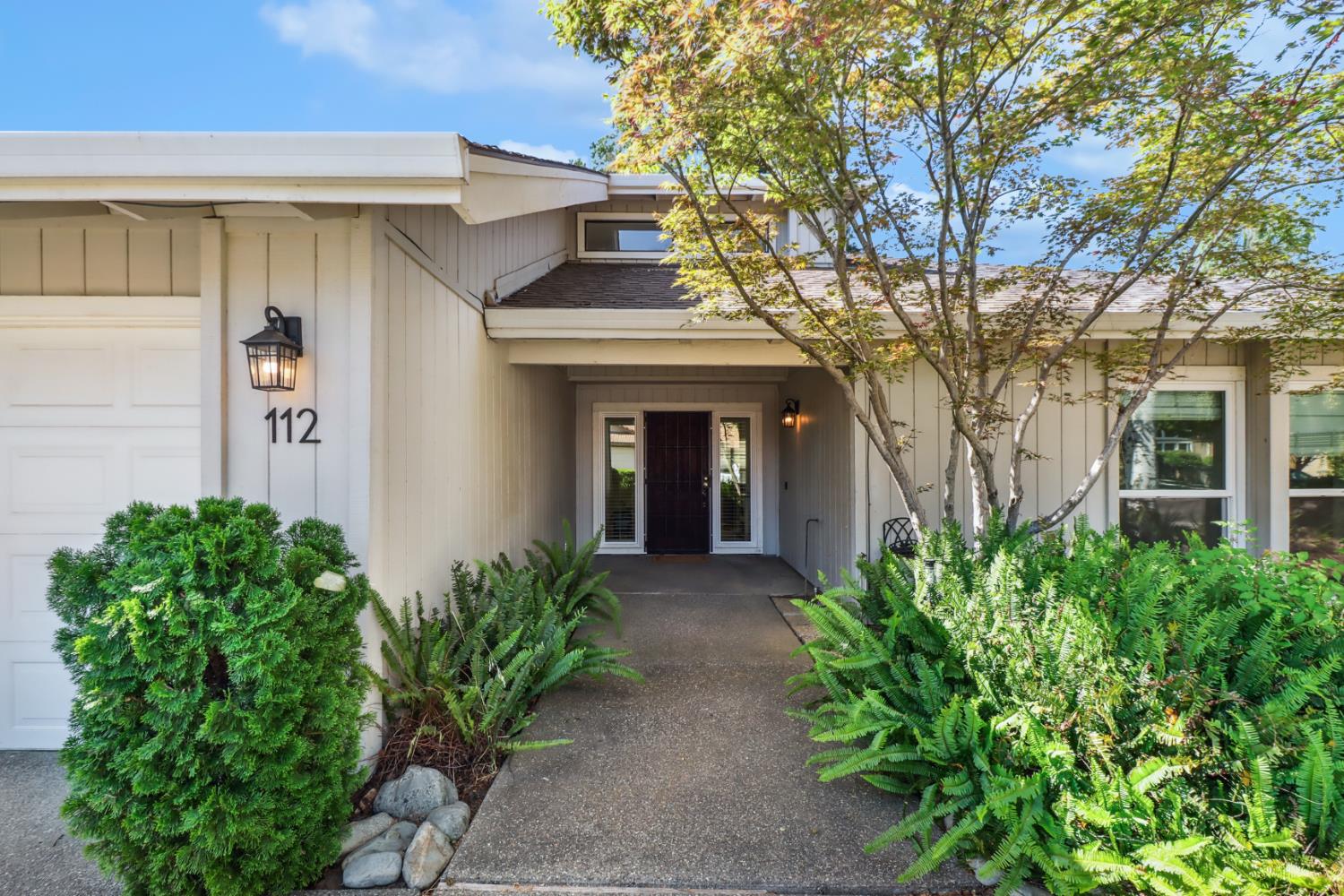Detail Gallery Image 2 of 32 For 112 Orchard Ln, Winters,  CA 95694 - 4 Beds | 2 Baths