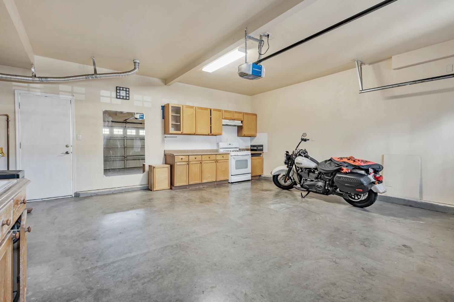 Detail Gallery Image 37 of 42 For 17002 Pecan Hollow Way, Lathrop,  CA 95330 - 4 Beds | 2/1 Baths