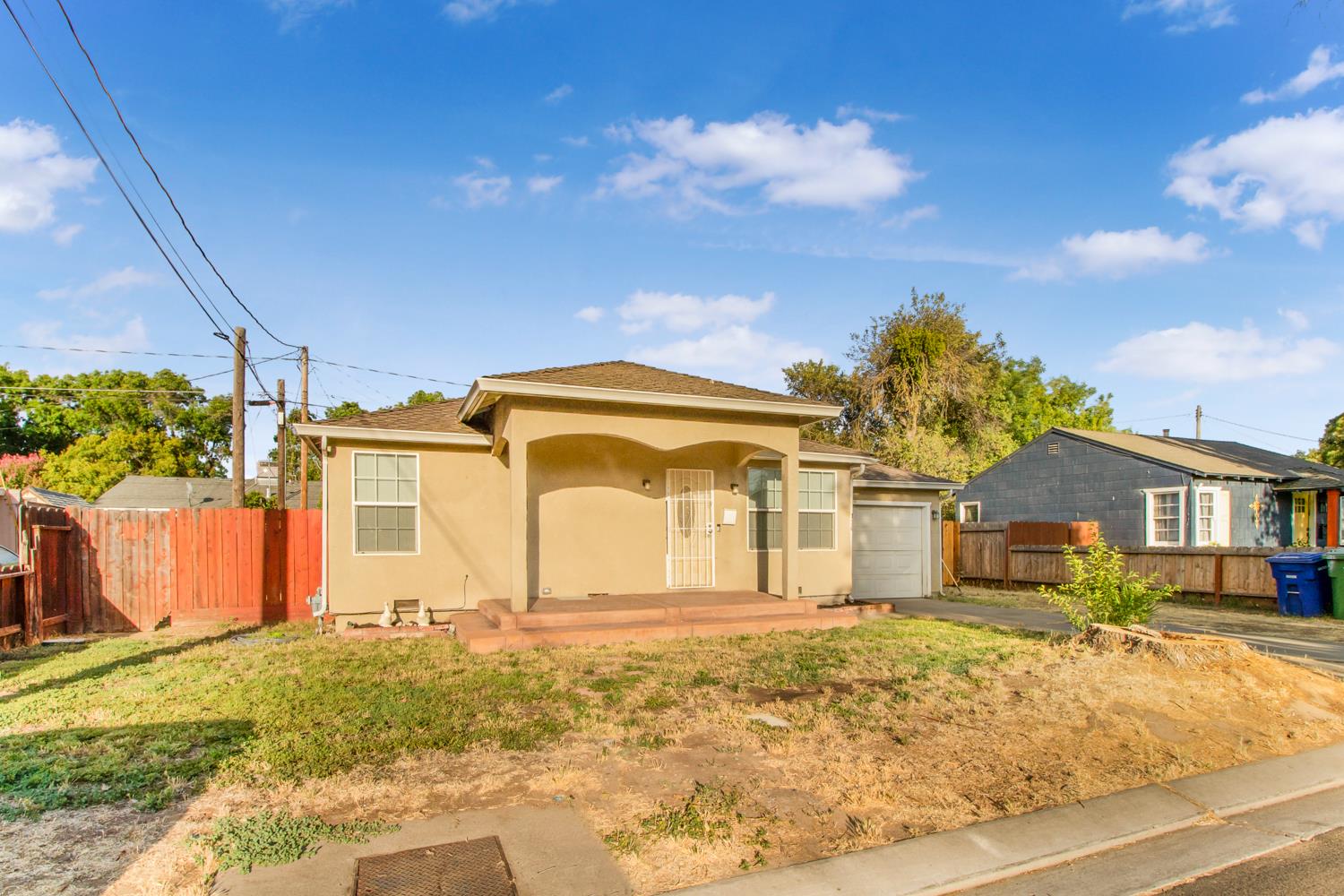 Detail Gallery Image 3 of 24 For 136 Village Rd, Modesto,  CA 95354 - 2 Beds | 1 Baths