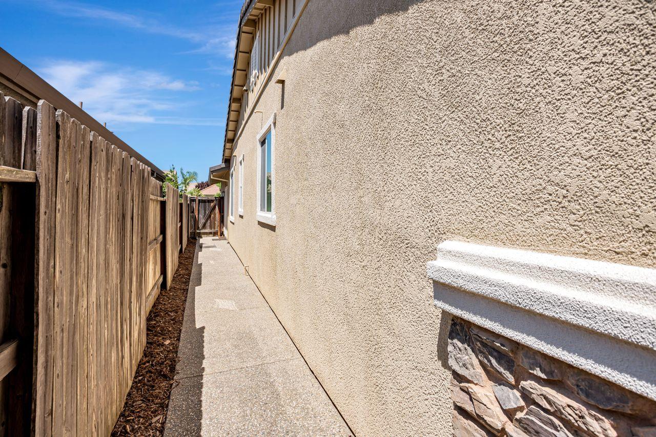 Detail Gallery Image 33 of 37 For 7628 Chatsworth Cir, Elk Grove,  CA 95757 - 2 Beds | 2 Baths