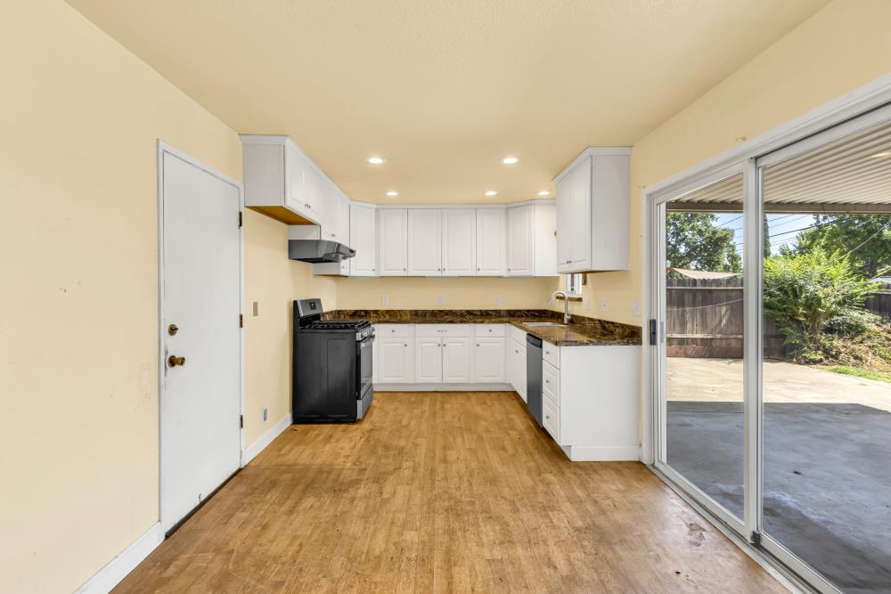 Detail Gallery Image 12 of 41 For 5548 Beauregard Way, Orangevale,  CA 95662 - 3 Beds | 2 Baths