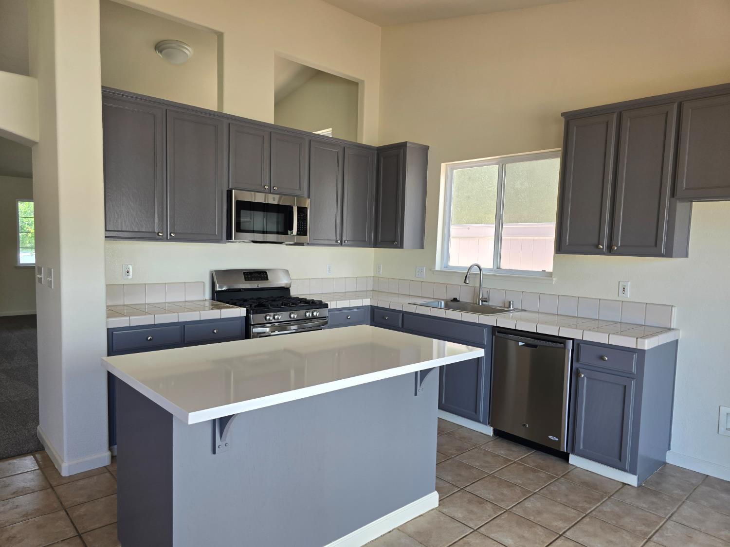 Detail Gallery Image 6 of 18 For 5509 Pountsmonth Dr, Salida,  CA 95368 - 4 Beds | 2 Baths