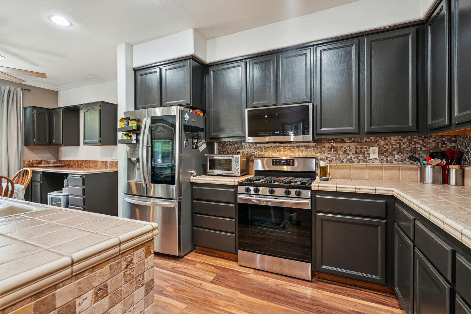 Detail Gallery Image 10 of 40 For 3 Michelson Ct, Sacramento,  CA 95835 - 5 Beds | 3 Baths