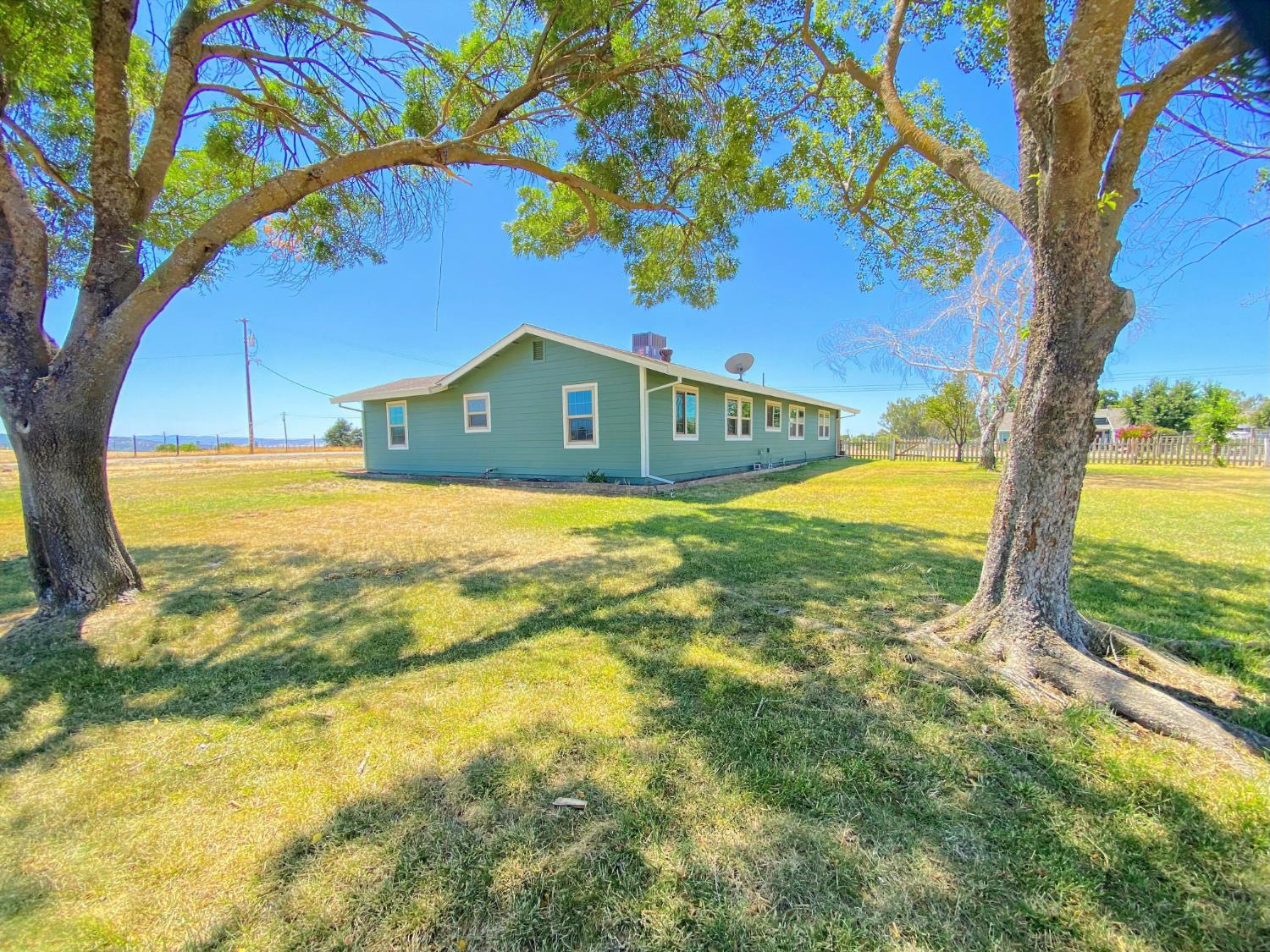 Detail Gallery Image 5 of 46 For 3091 Las Quintas Way, Marysville,  CA 95901 - 3 Beds | 2 Baths