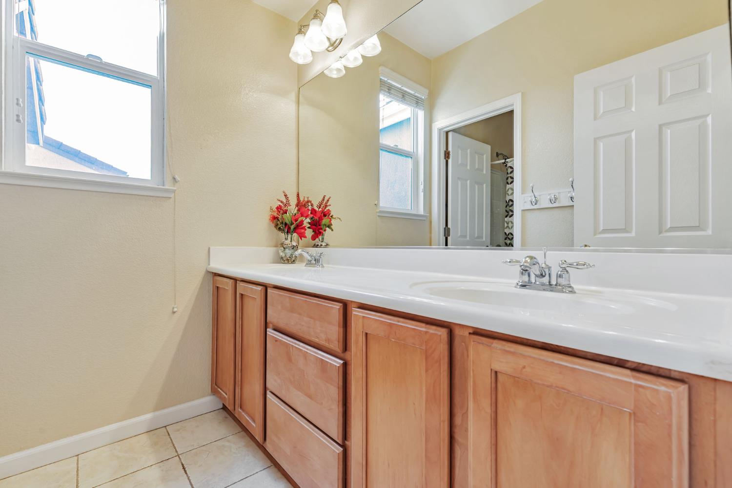 Detail Gallery Image 34 of 42 For 17002 Pecan Hollow Way, Lathrop,  CA 95330 - 4 Beds | 2/1 Baths