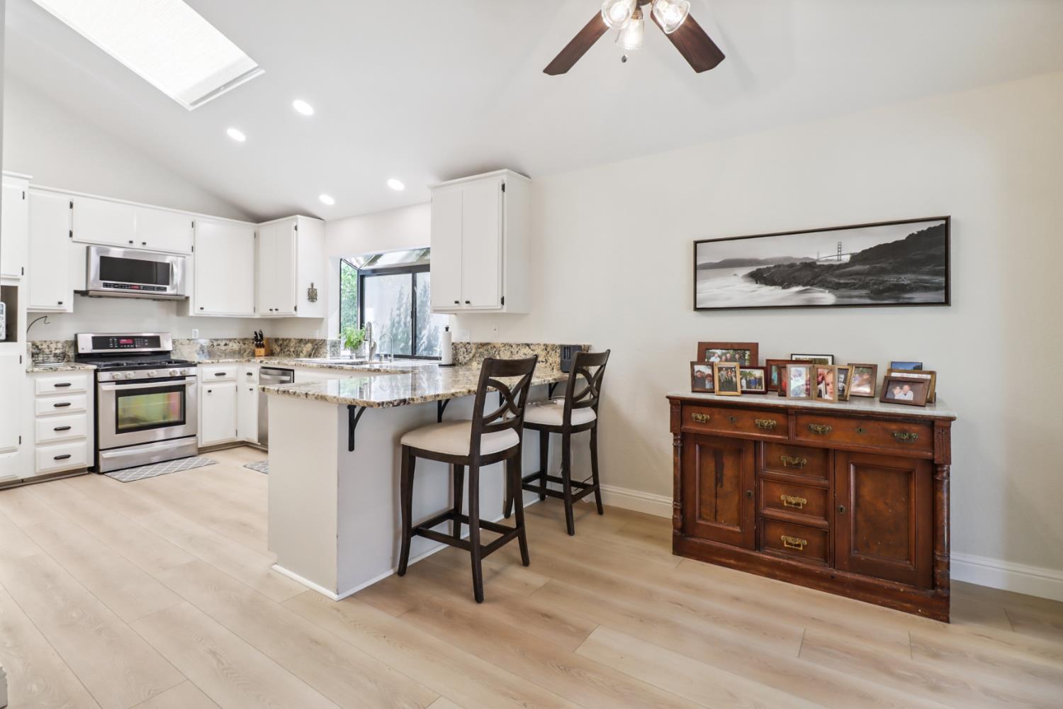 Detail Gallery Image 10 of 32 For 112 Orchard Ln, Winters,  CA 95694 - 4 Beds | 2 Baths