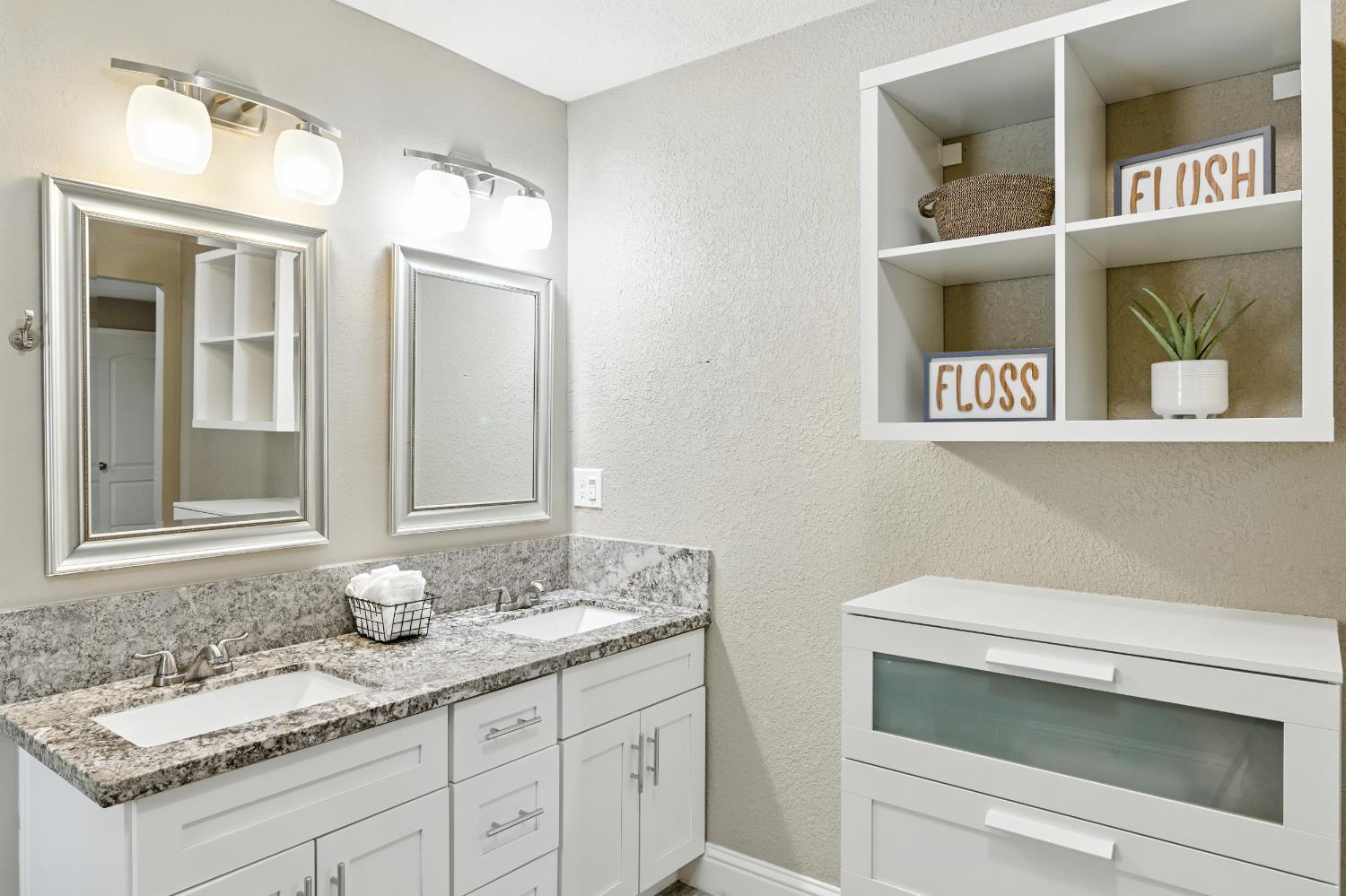 Detail Gallery Image 16 of 39 For 5302 Illinois Ave, Fair Oaks,  CA 95628 - 3 Beds | 2 Baths