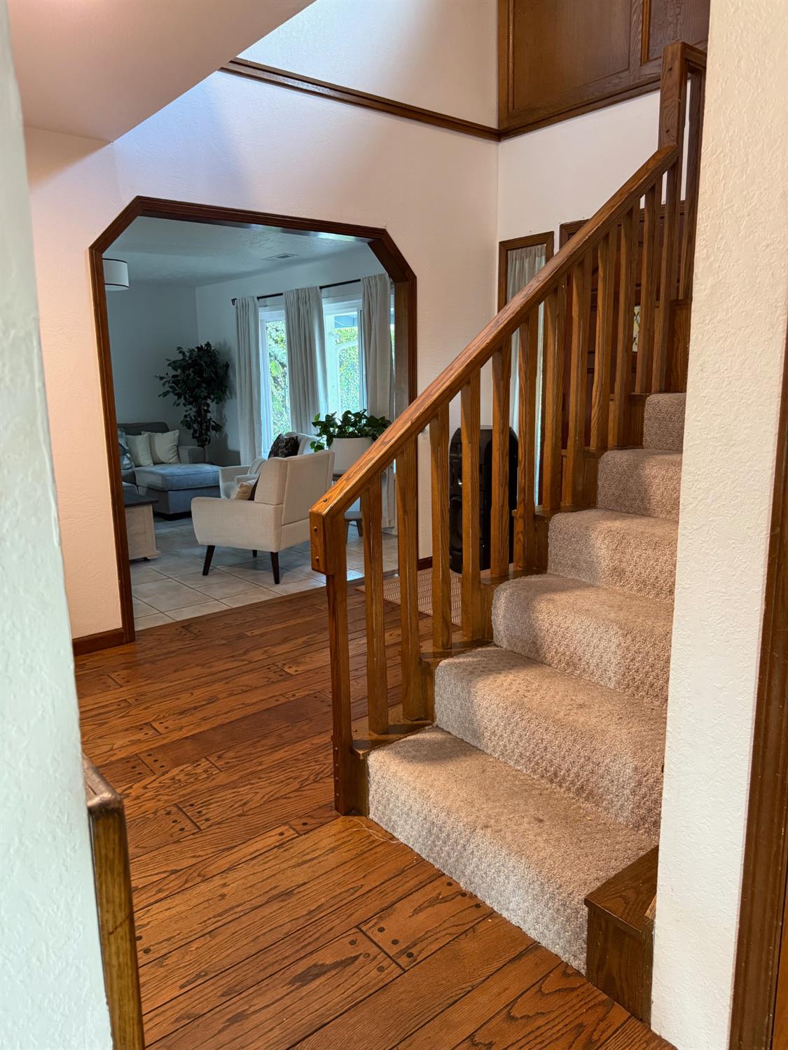 Detail Gallery Image 4 of 43 For 9853 Sleepy Hollow Ct, Stockton,  CA 95209 - 4 Beds | 2/1 Baths