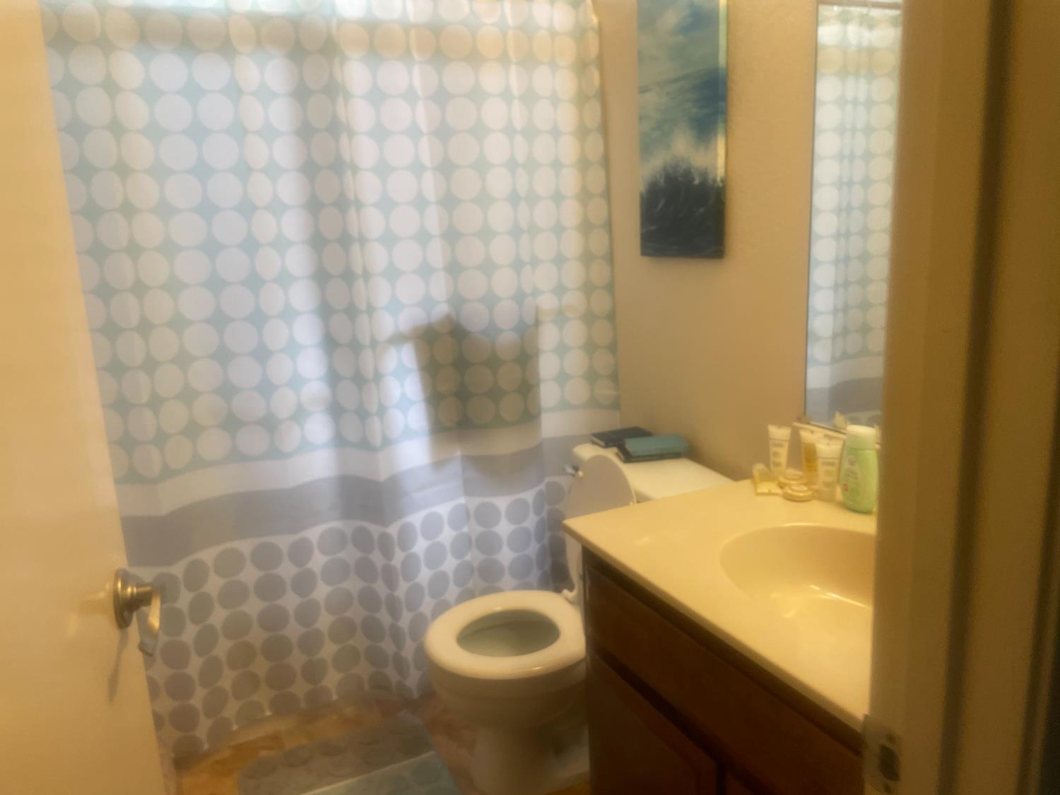 Detail Gallery Image 8 of 10 For 1103 Summerview Dr, Stockton,  CA 95210 - 2 Beds | 2 Baths