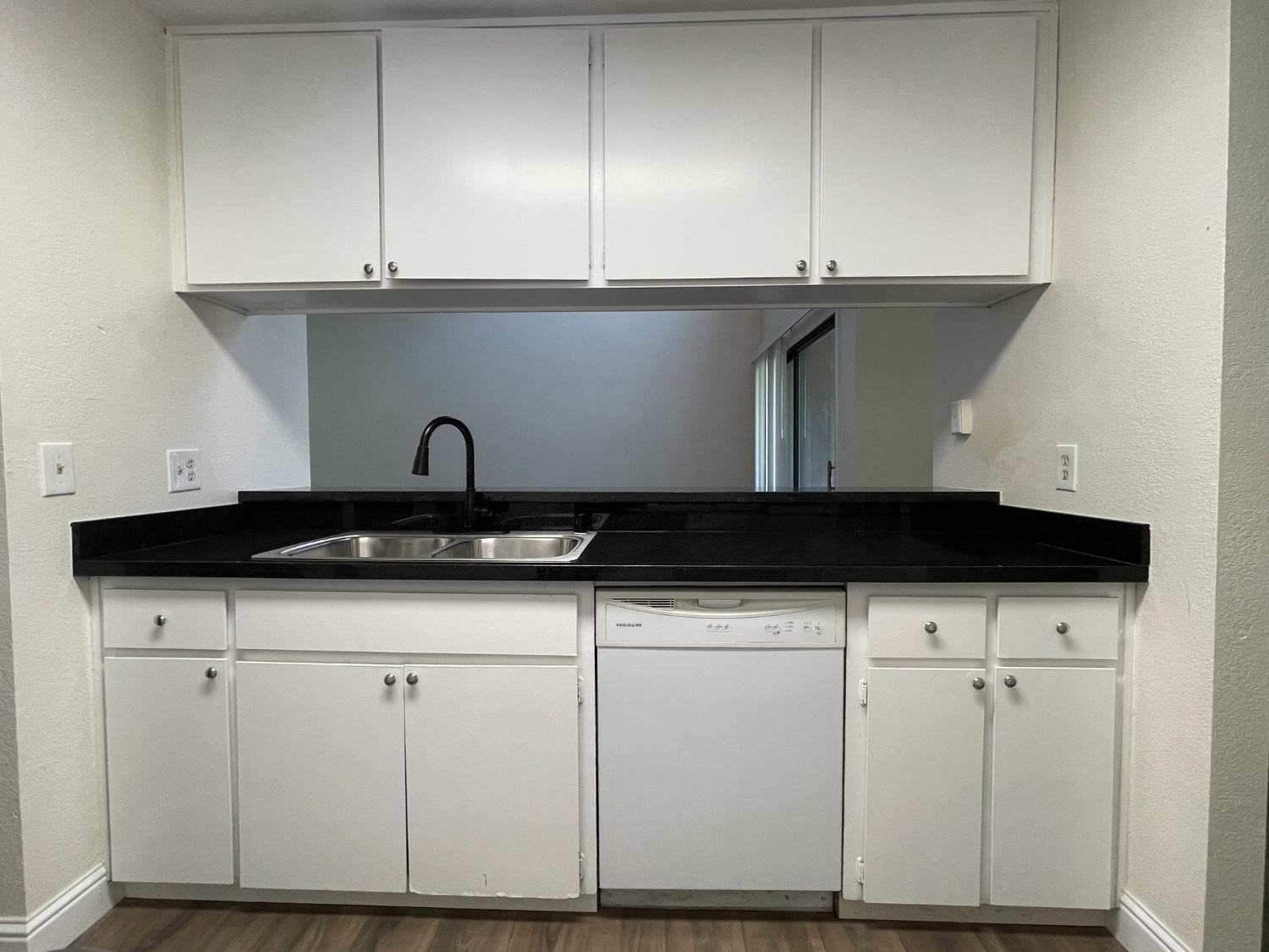 Detail Gallery Image 4 of 31 For 2900 Andre Ln #243,  Turlock,  CA 95382 - 2 Beds | 2 Baths