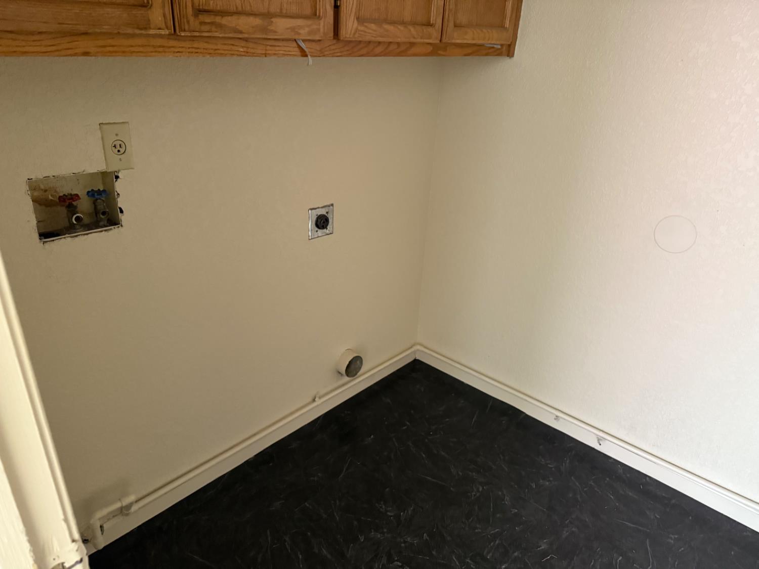 Detail Gallery Image 7 of 27 For 405 San Andreas Ct, Modesto,  CA 95354 - 3 Beds | 2 Baths