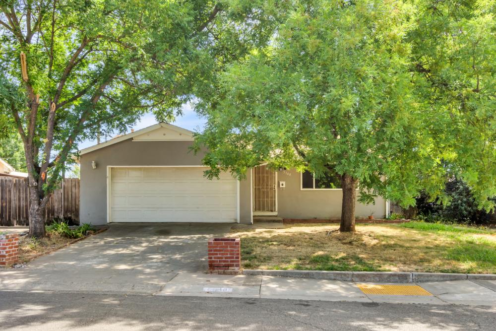 Detail Gallery Image 1 of 41 For 5548 Beauregard Way, Orangevale,  CA 95662 - 3 Beds | 2 Baths