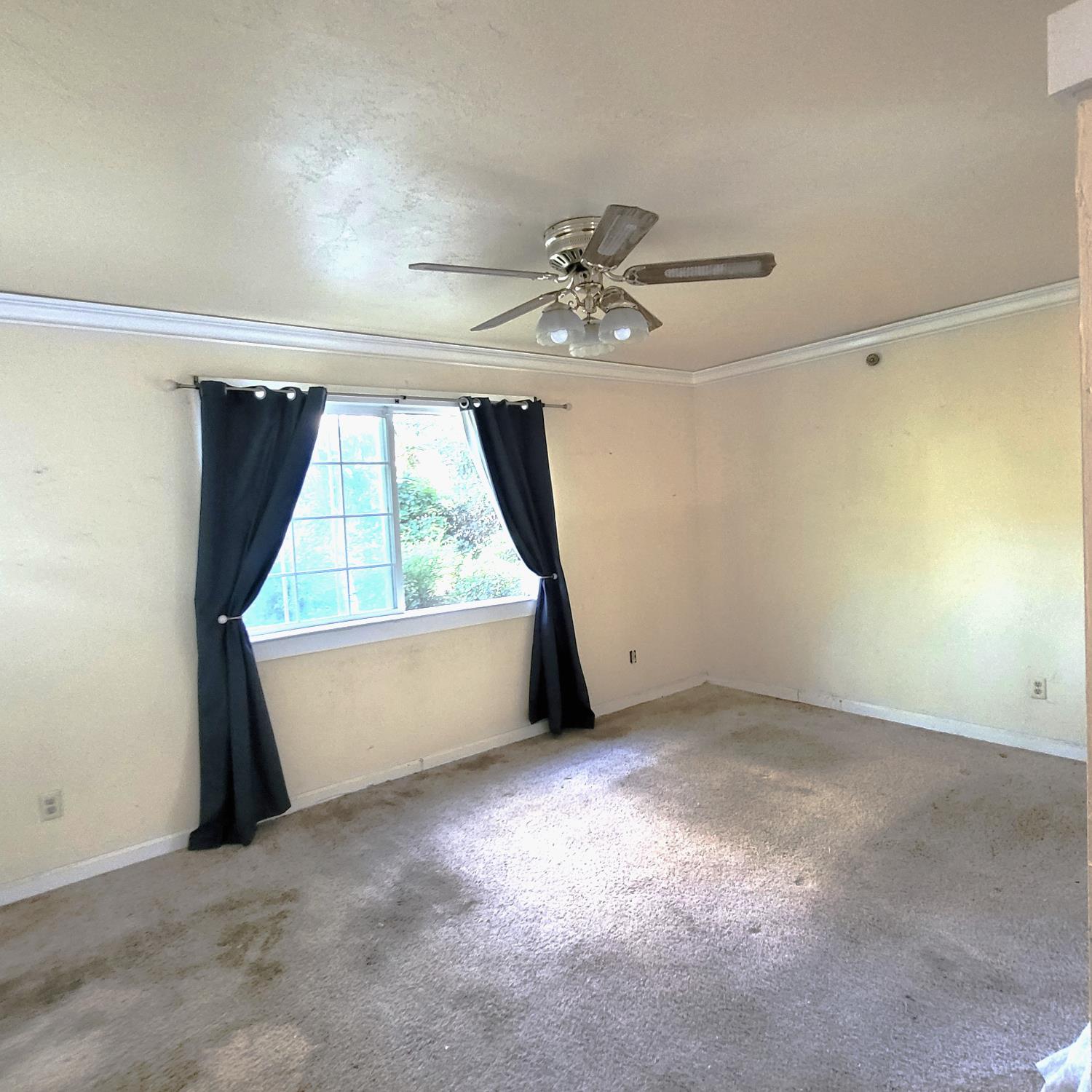 Detail Gallery Image 16 of 23 For 3010 Oregon Ct, Stockton,  CA 95204 - 4 Beds | 2 Baths