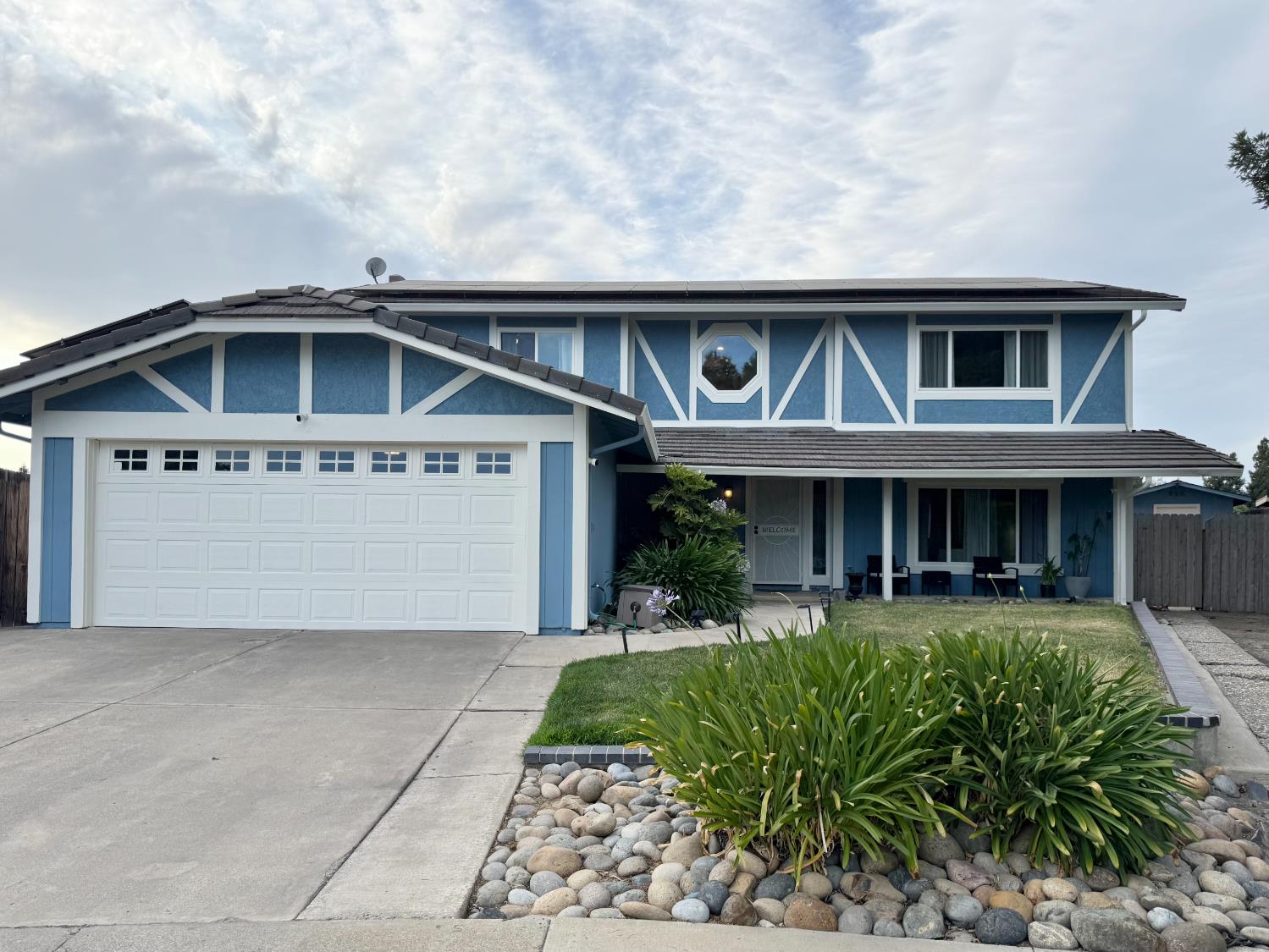 Detail Gallery Image 1 of 43 For 9853 Sleepy Hollow Ct, Stockton,  CA 95209 - 4 Beds | 2/1 Baths