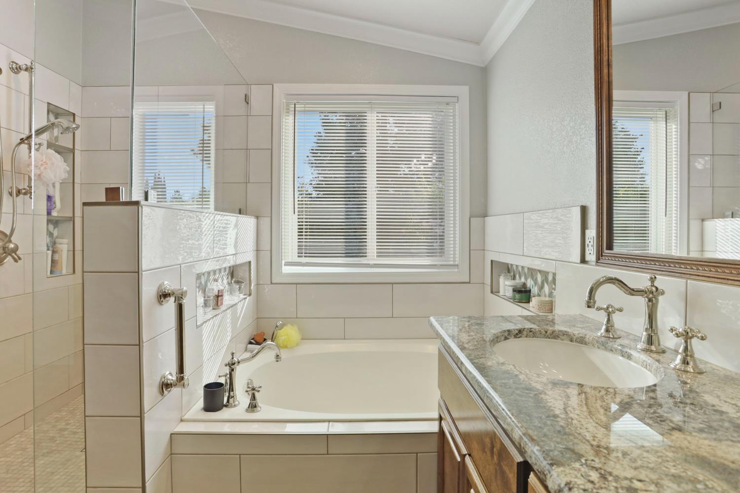 Detail Gallery Image 45 of 59 For 494 Summerton Ln, Turlock,  CA 95382 - 4 Beds | 2/1 Baths