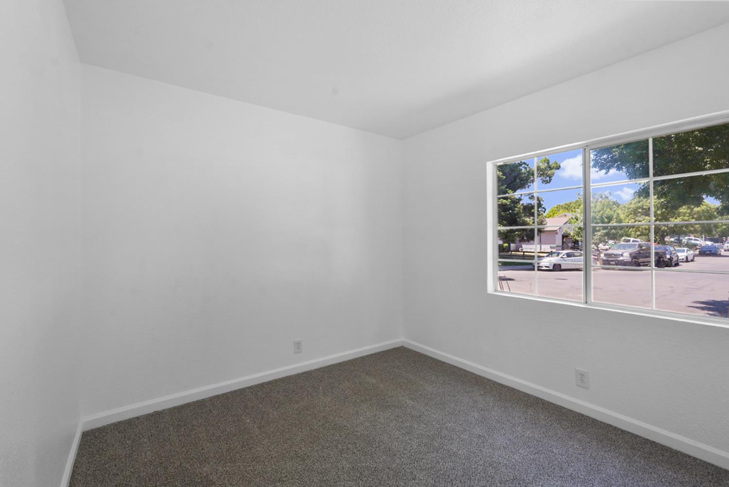 Detail Gallery Image 12 of 21 For 572 Moray Way, Patterson,  CA 95363 - 4 Beds | 2/1 Baths