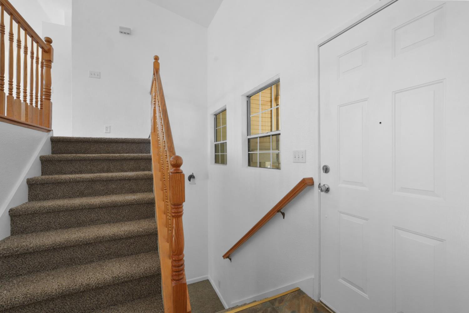 Detail Gallery Image 2 of 21 For 572 Moray Way, Patterson,  CA 95363 - 4 Beds | 2/1 Baths