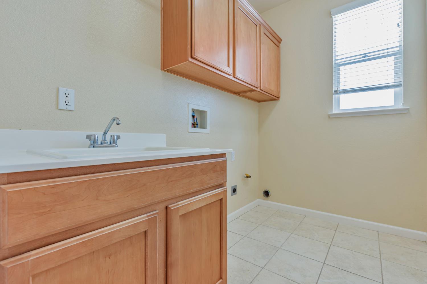 Detail Gallery Image 36 of 42 For 17002 Pecan Hollow Way, Lathrop,  CA 95330 - 4 Beds | 2/1 Baths