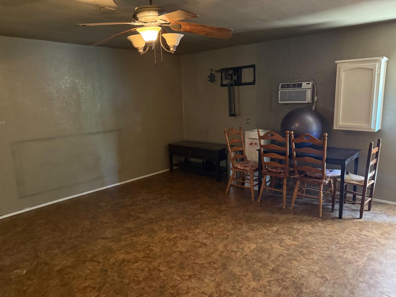 Detail Gallery Image 26 of 27 For 405 San Andreas Ct, Modesto,  CA 95354 - 3 Beds | 2 Baths