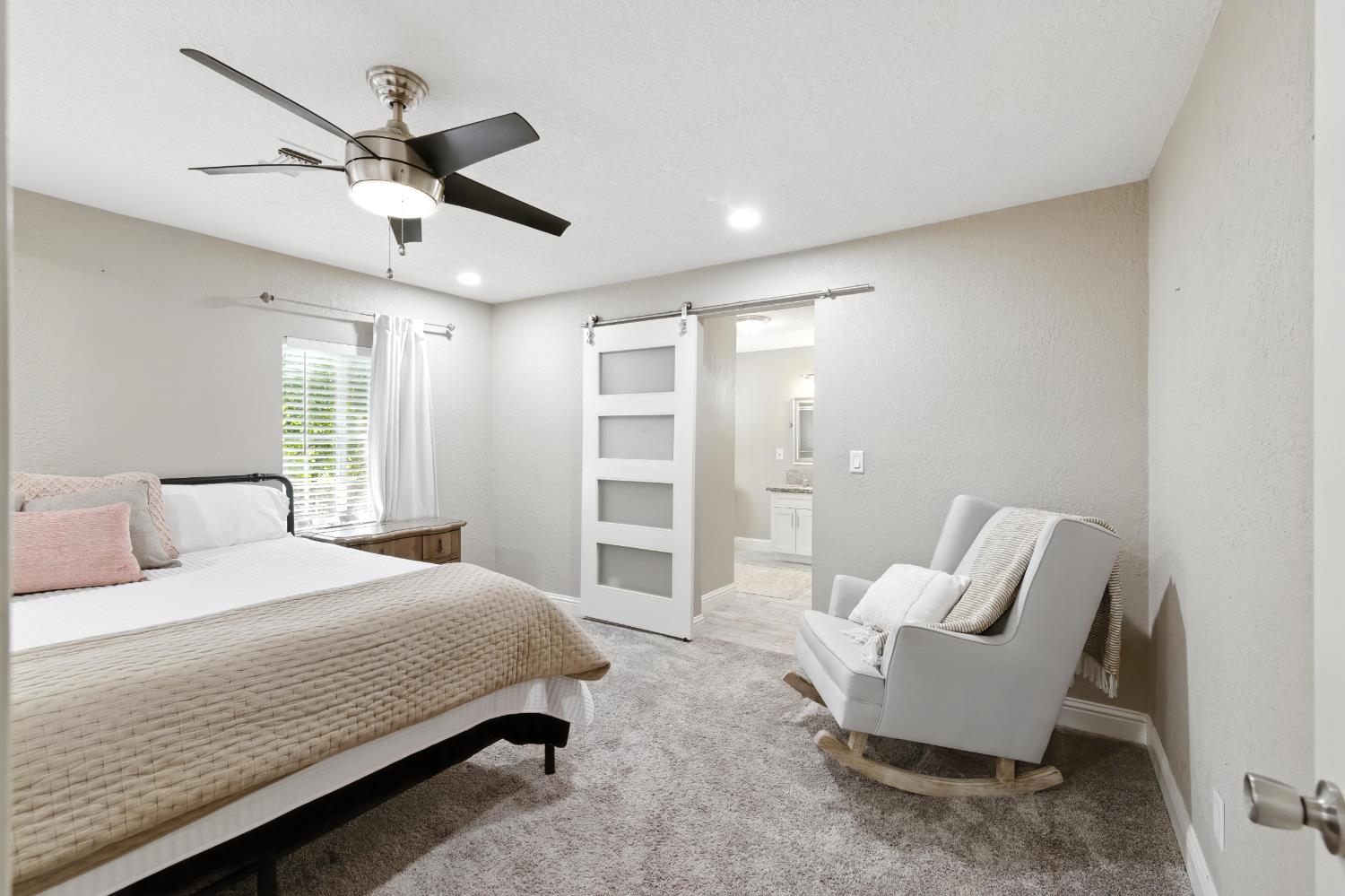 Detail Gallery Image 15 of 39 For 5302 Illinois Ave, Fair Oaks,  CA 95628 - 3 Beds | 2 Baths