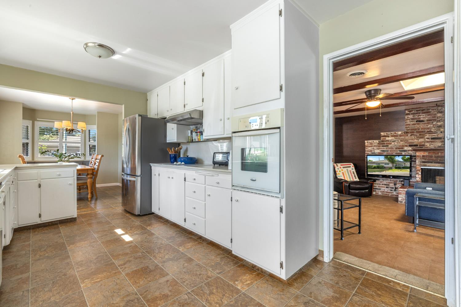 Detail Gallery Image 15 of 43 For 1321 Cypress Ave, Modesto,  CA 95350 - 3 Beds | 2/1 Baths