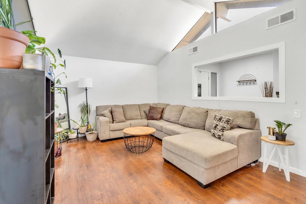 Detail Gallery Image 11 of 36 For 18 Cattail Ct, Sacramento,  CA 95833 - 3 Beds | 2 Baths