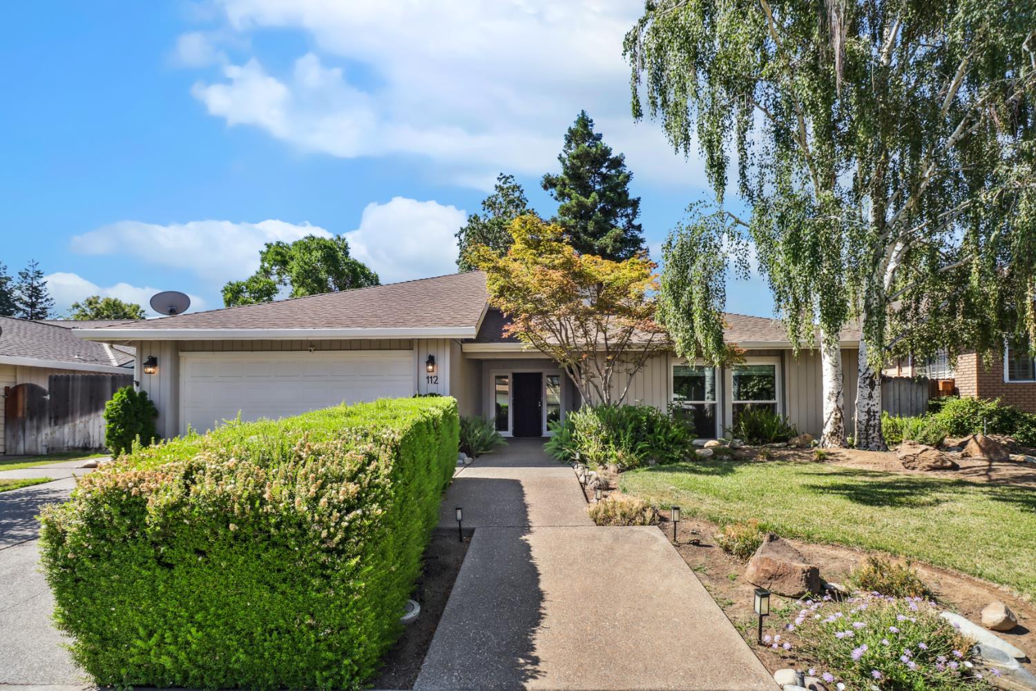 Detail Gallery Image 1 of 32 For 112 Orchard Ln, Winters,  CA 95694 - 4 Beds | 2 Baths