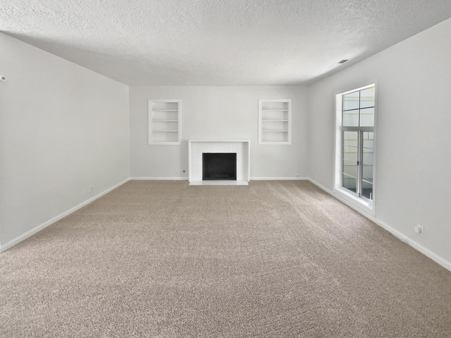 Detail Gallery Image 3 of 22 For 3108 Crest Haven Dr, Sacramento,  CA 95821 - 3 Beds | 1/1 Baths