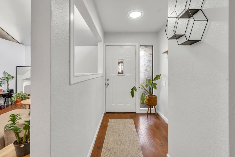 Detail Gallery Image 8 of 36 For 18 Cattail Ct, Sacramento,  CA 95833 - 3 Beds | 2 Baths
