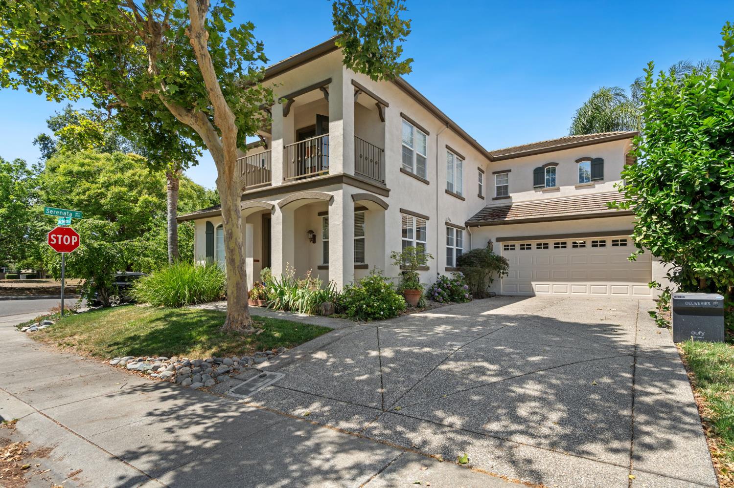 Detail Gallery Image 1 of 40 For 3 Michelson Ct, Sacramento,  CA 95835 - 5 Beds | 3 Baths
