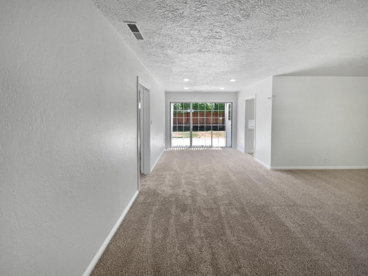 Detail Gallery Image 12 of 22 For 3108 Crest Haven Dr, Sacramento,  CA 95821 - 3 Beds | 1/1 Baths