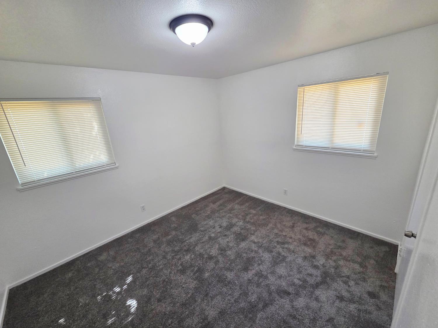 Detail Gallery Image 9 of 18 For 1672 Rosalind St, Sacramento,  CA 95838 - 2 Beds | 1 Baths