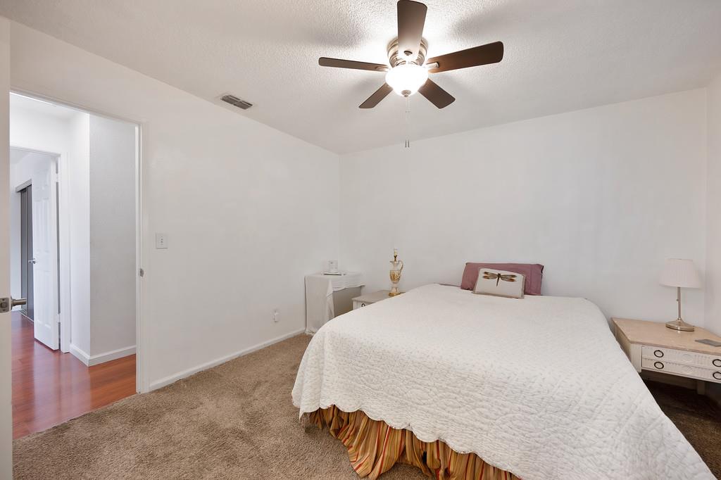 Detail Gallery Image 8 of 29 For 4200 Rose Valley Way, Sacramento,  CA 95826 - 3 Beds | 2 Baths