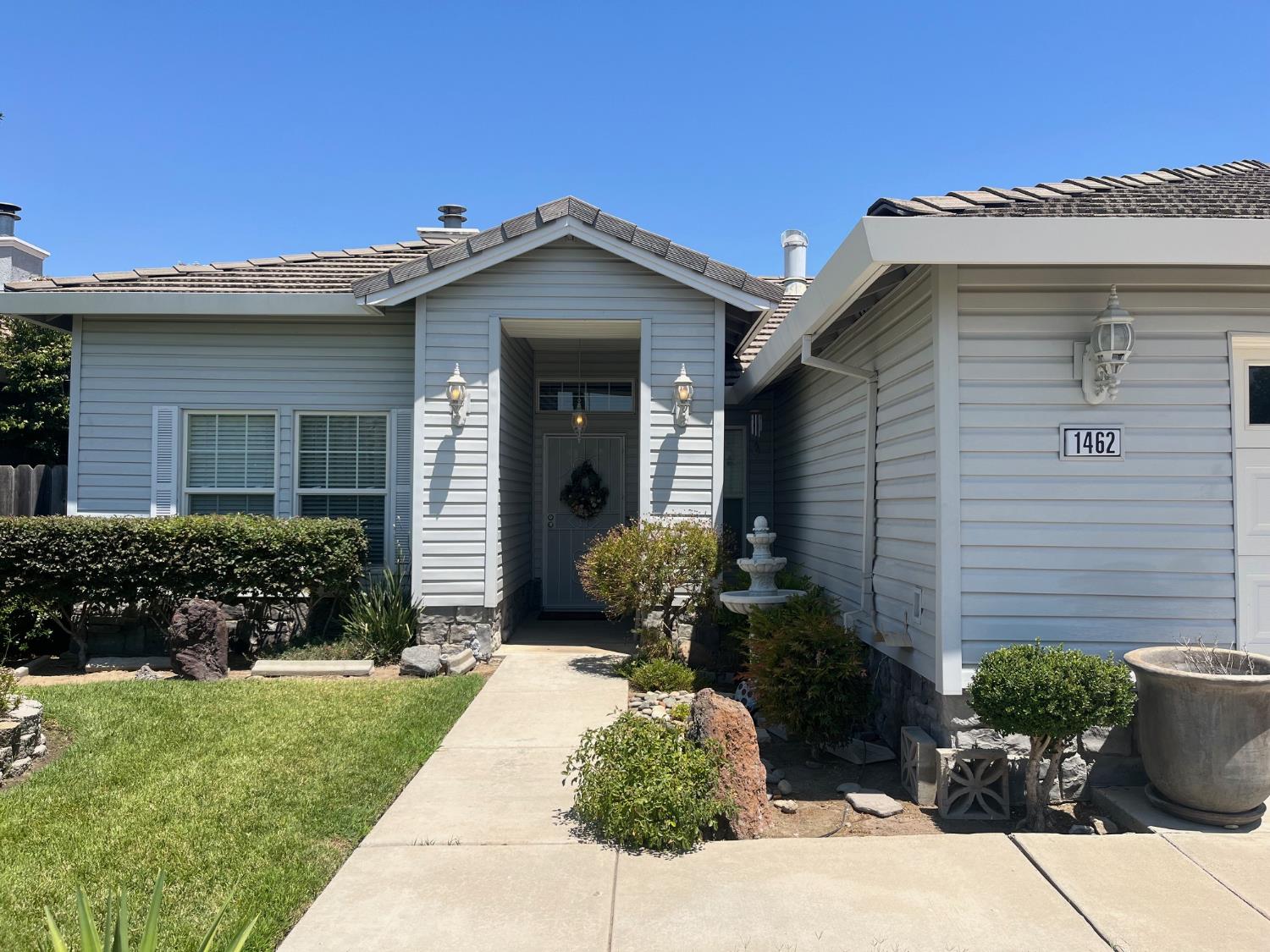 Detail Gallery Image 2 of 55 For 1462 Tumbleweed Ct, Oakdale,  CA 95361 - 3 Beds | 2 Baths