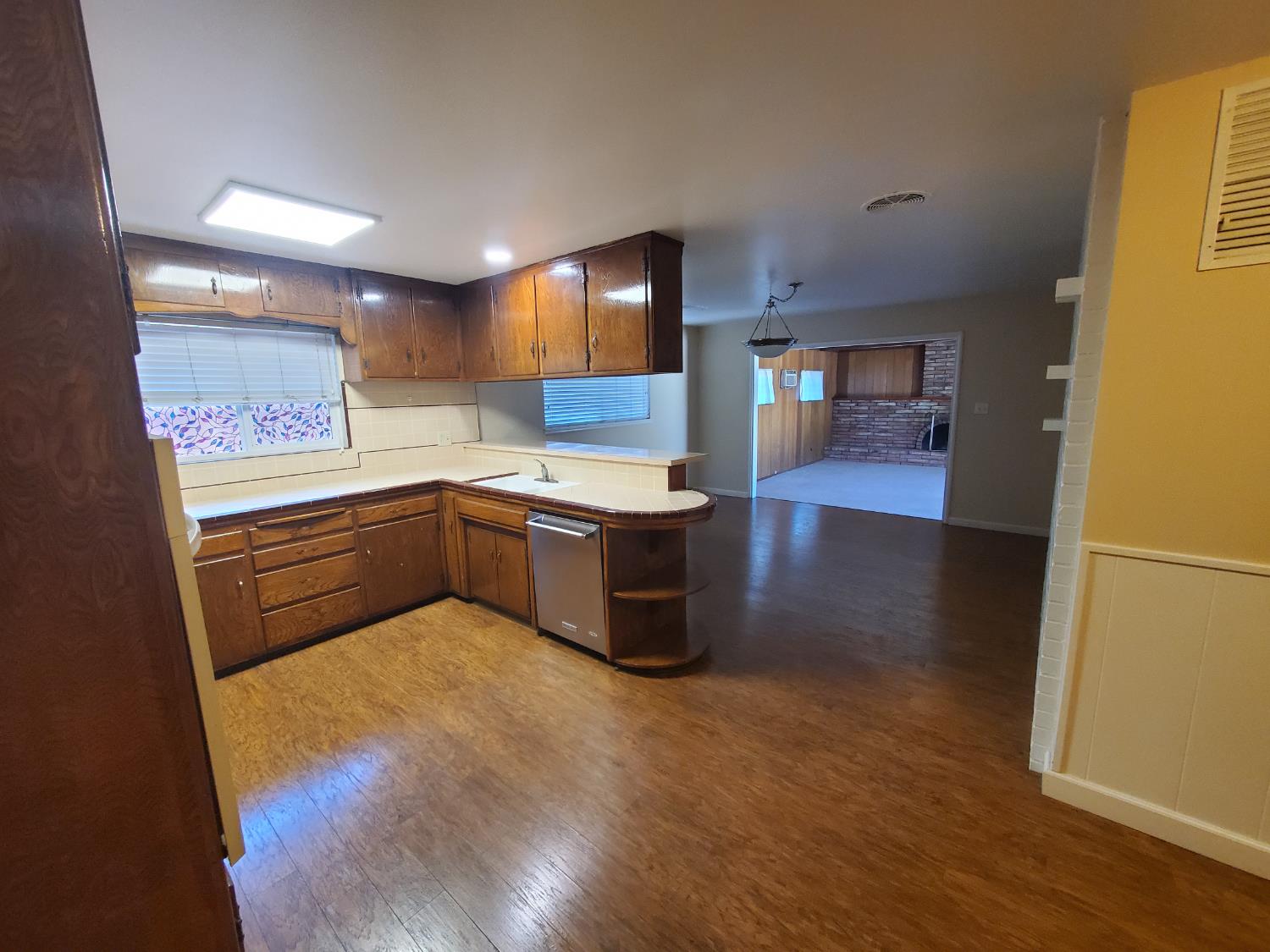 Detail Gallery Image 11 of 28 For 1326 Cypress Ave, Modesto,  CA 95350 - 3 Beds | 2 Baths