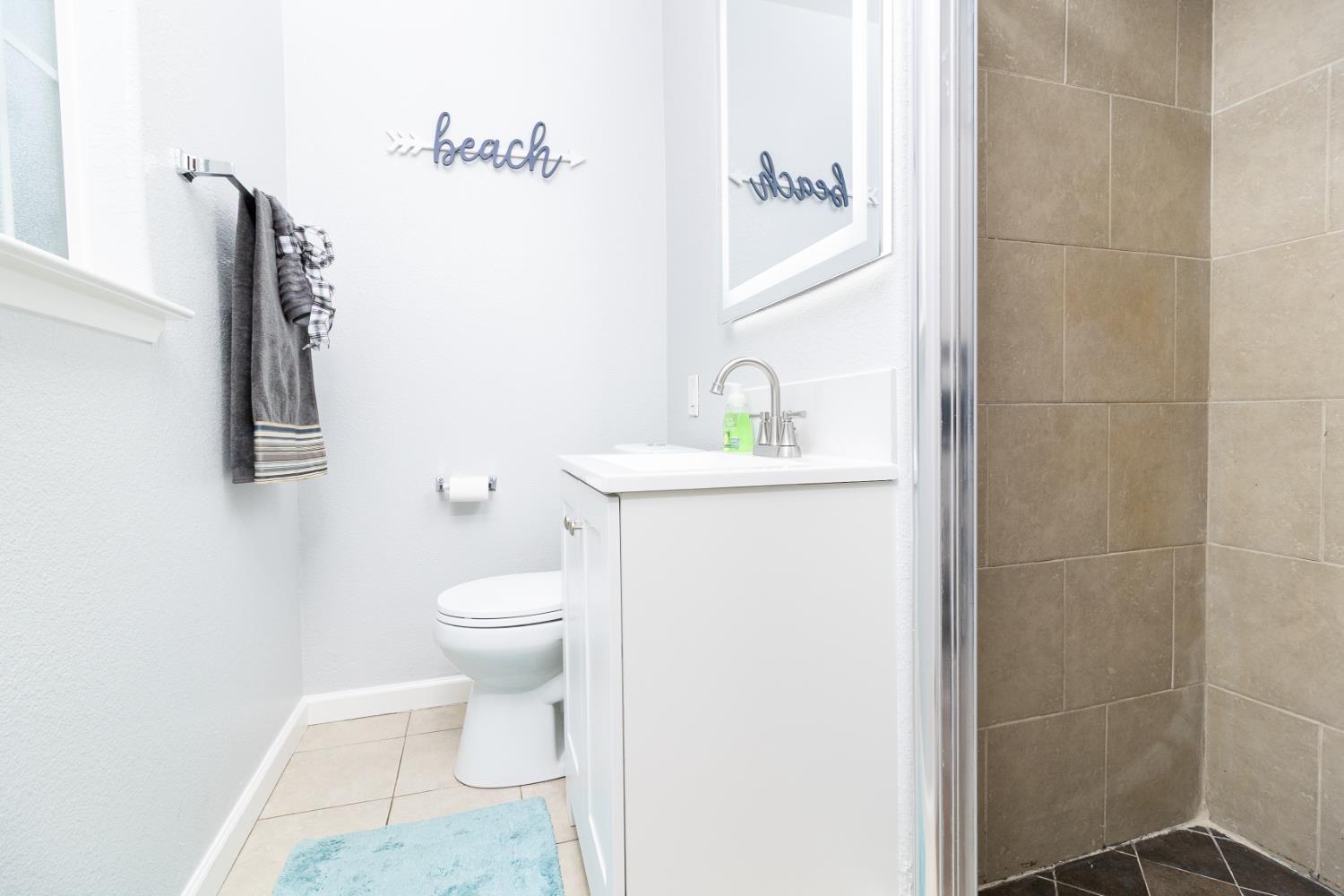 Detail Gallery Image 13 of 26 For 1905 Evergreen Ave, Modesto,  CA 95350 - 3 Beds | 2 Baths