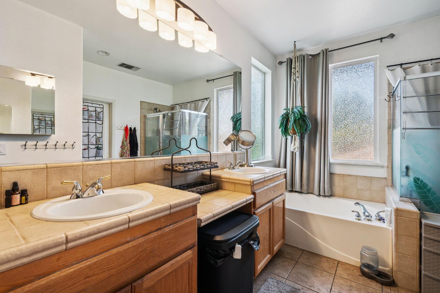 Detail Gallery Image 15 of 40 For 3 Michelson Ct, Sacramento,  CA 95835 - 5 Beds | 3 Baths