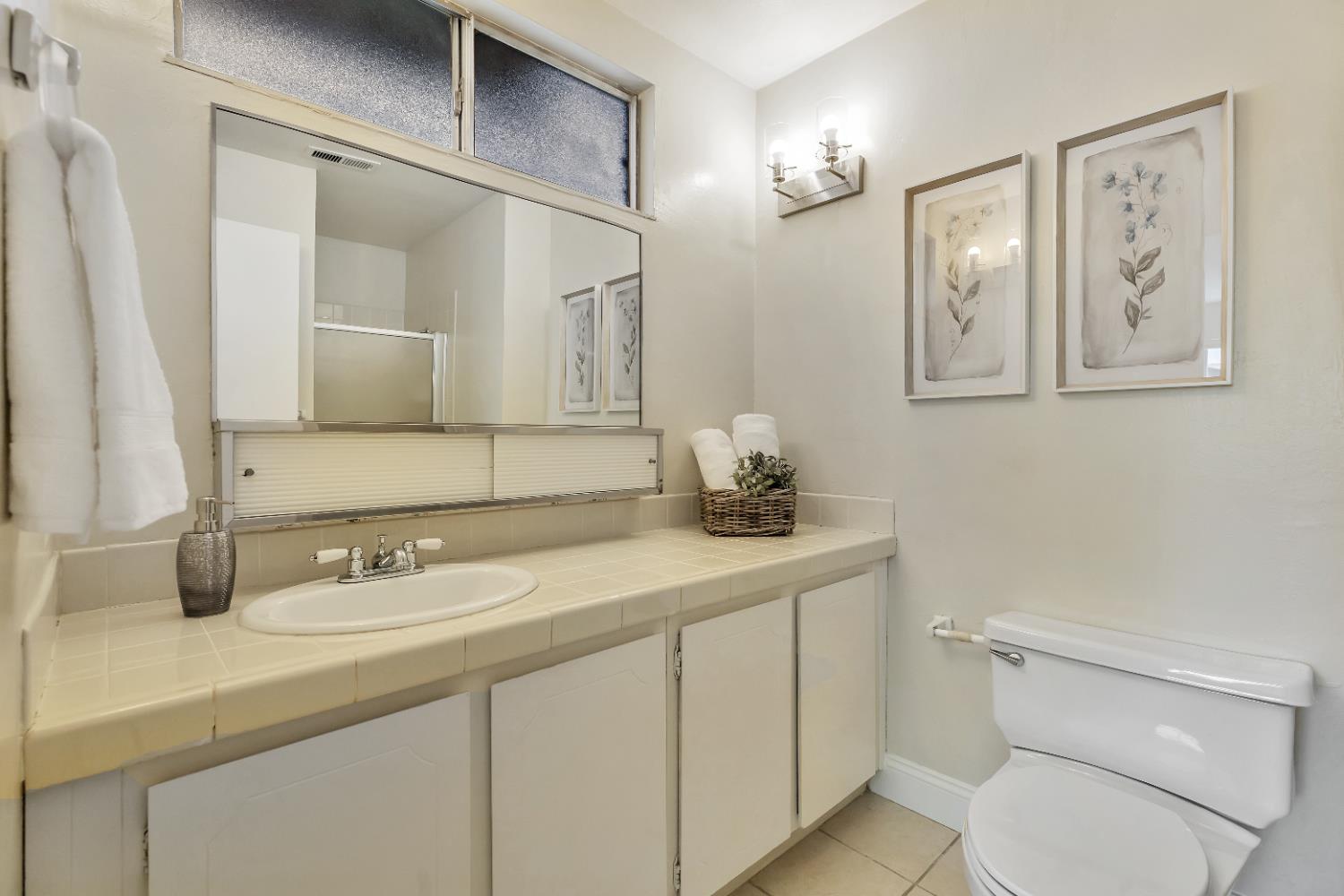Detail Gallery Image 18 of 33 For 8808 Fallbrook Way, Sacramento,  CA 95826 - 4 Beds | 2 Baths