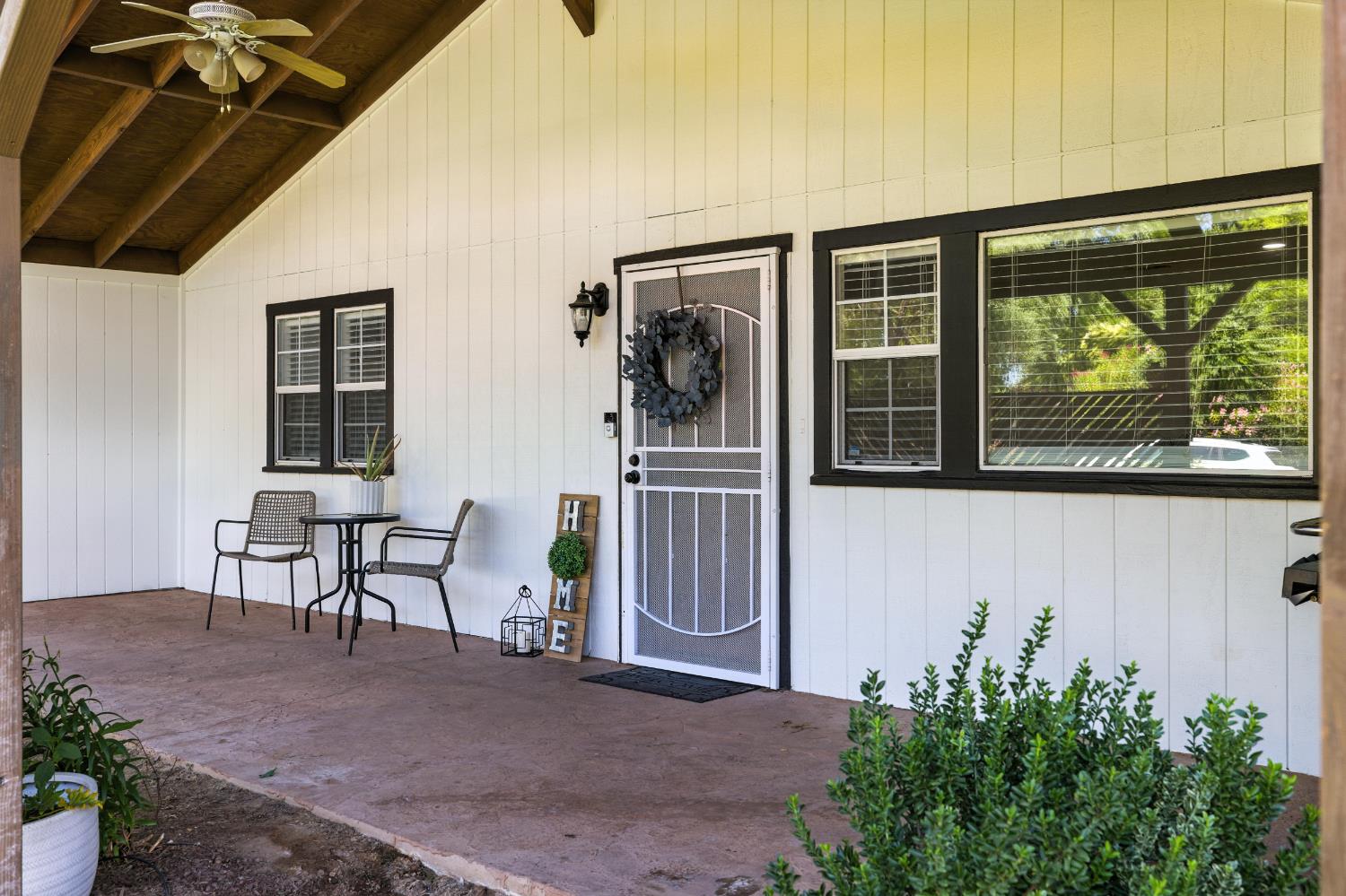 Detail Gallery Image 3 of 39 For 5302 Illinois Ave, Fair Oaks,  CA 95628 - 3 Beds | 2 Baths