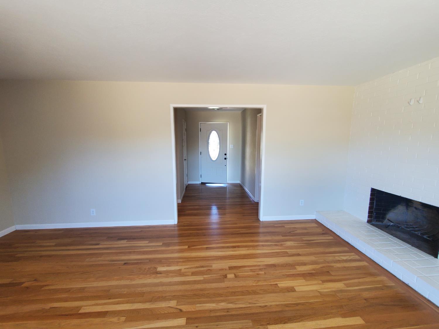Detail Gallery Image 5 of 28 For 1326 Cypress Ave, Modesto,  CA 95350 - 3 Beds | 2 Baths