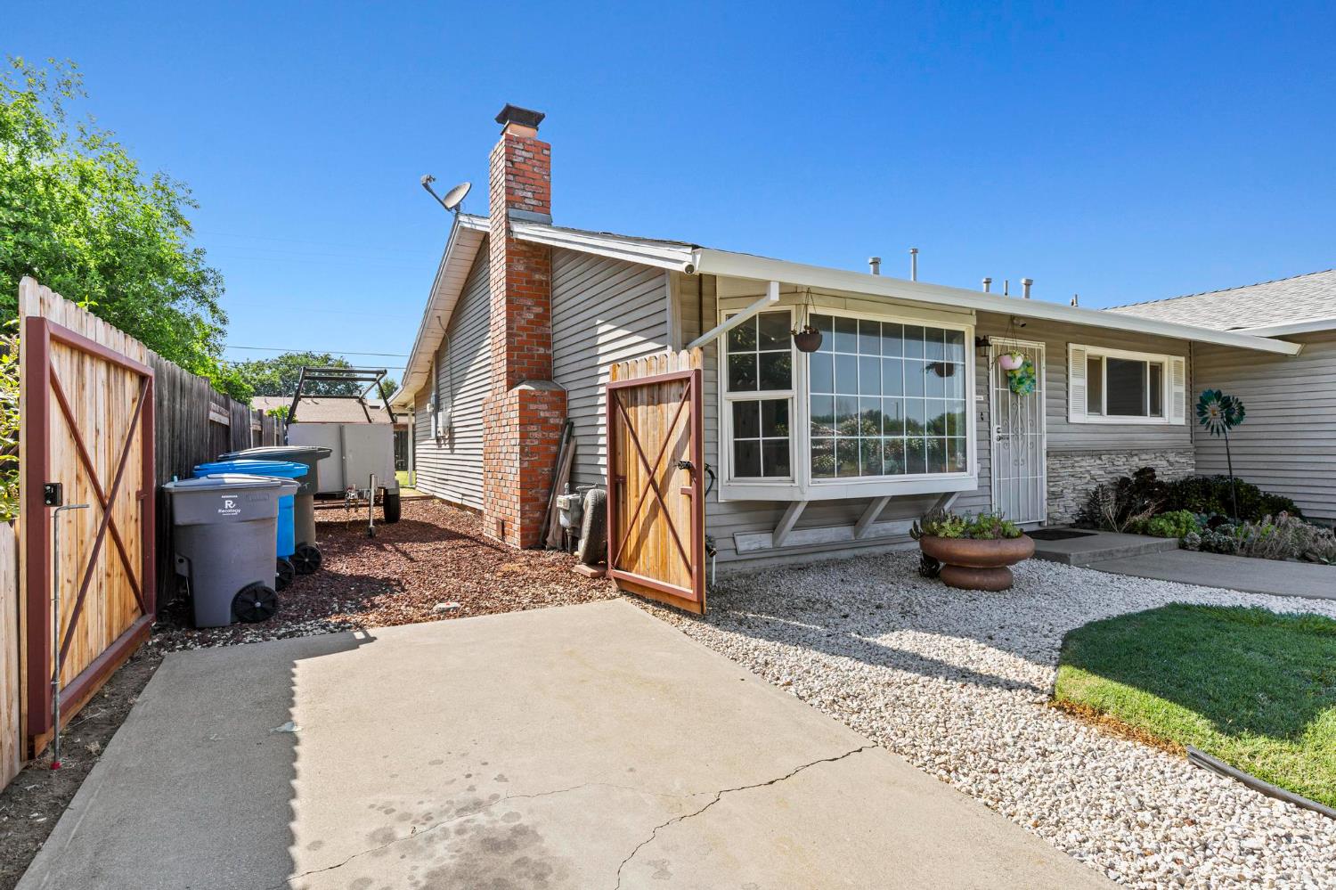 Detail Gallery Image 17 of 53 For 1957 Pinewood Way, Marysville,  CA 95901 - 3 Beds | 2 Baths