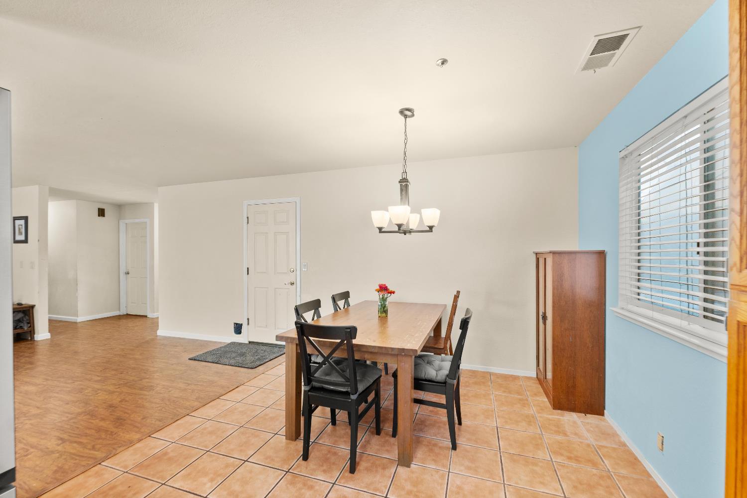 Detail Gallery Image 10 of 30 For 1563 Patwin Valley Dr, Woodland,  CA 95776 - 3 Beds | 2 Baths