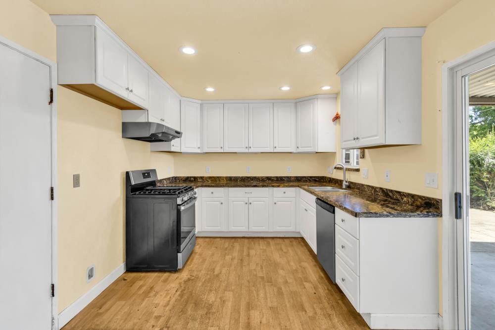Detail Gallery Image 14 of 41 For 5548 Beauregard Way, Orangevale,  CA 95662 - 3 Beds | 2 Baths