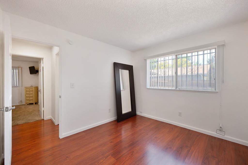 Detail Gallery Image 6 of 29 For 4200 Rose Valley Way, Sacramento,  CA 95826 - 3 Beds | 2 Baths