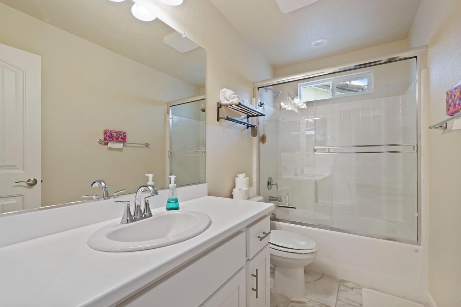 Detail Gallery Image 22 of 35 For 1517 Luminous St, Modesto,  CA 95356 - 4 Beds | 2/1 Baths