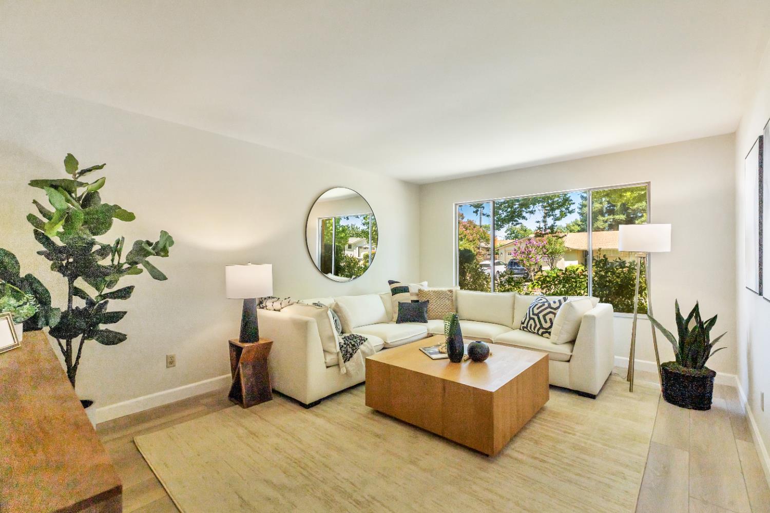 Detail Gallery Image 3 of 33 For 8808 Fallbrook Way, Sacramento,  CA 95826 - 4 Beds | 2 Baths