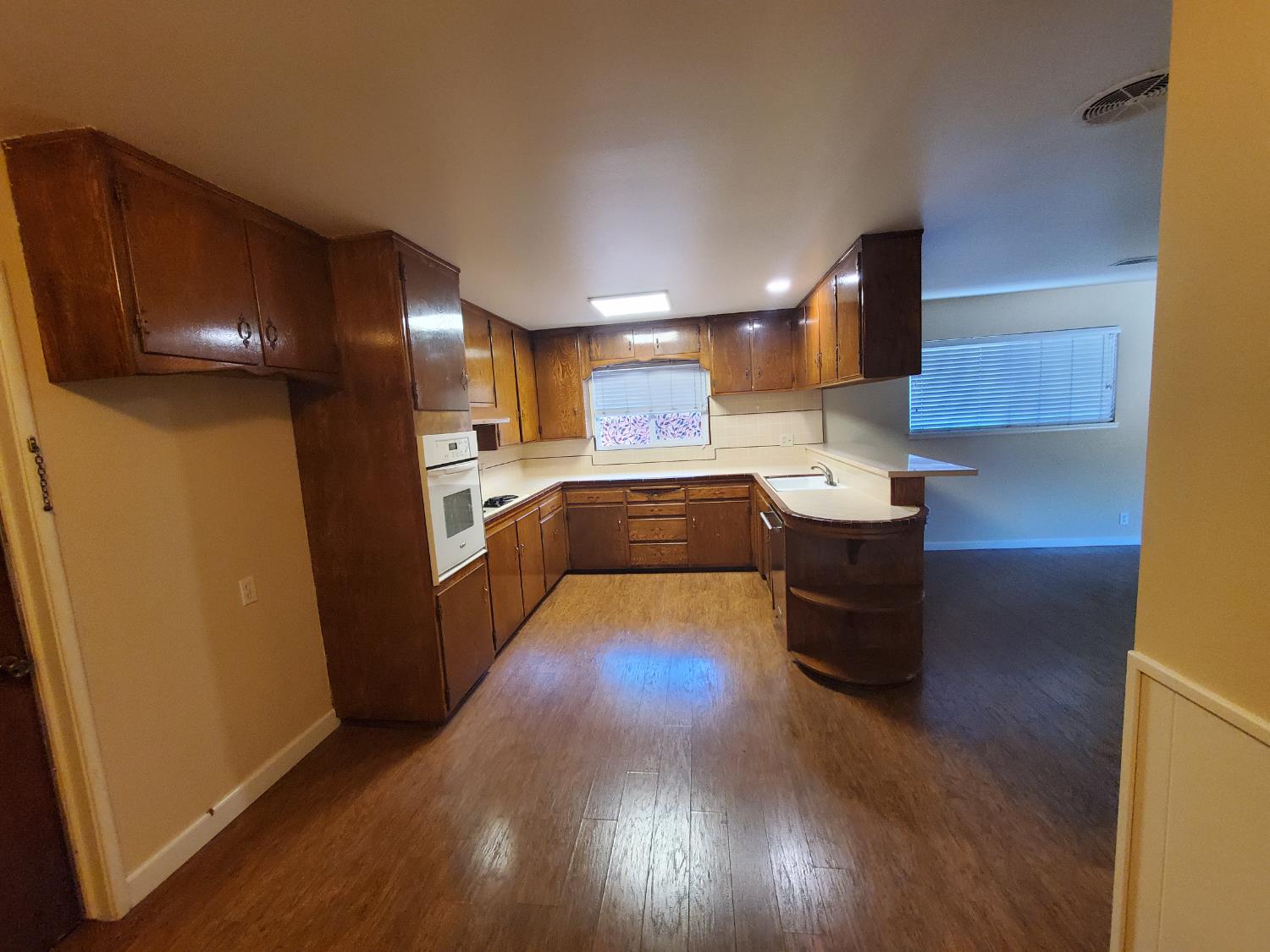 Detail Gallery Image 10 of 28 For 1326 Cypress Ave, Modesto,  CA 95350 - 3 Beds | 2 Baths