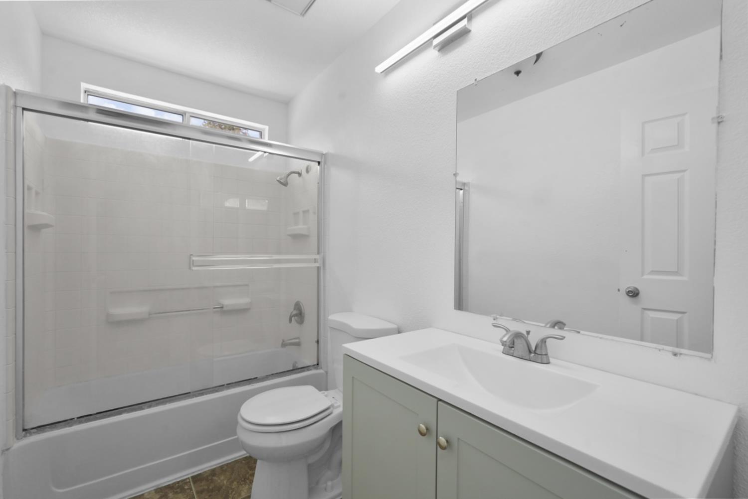 Detail Gallery Image 14 of 21 For 572 Moray Way, Patterson,  CA 95363 - 4 Beds | 2/1 Baths