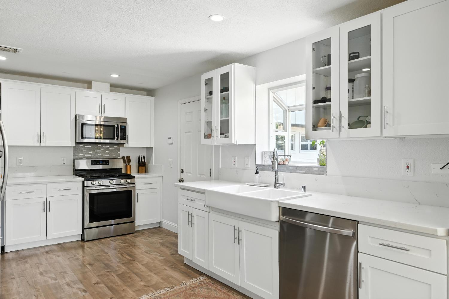 Detail Gallery Image 10 of 39 For 5302 Illinois Ave, Fair Oaks,  CA 95628 - 3 Beds | 2 Baths